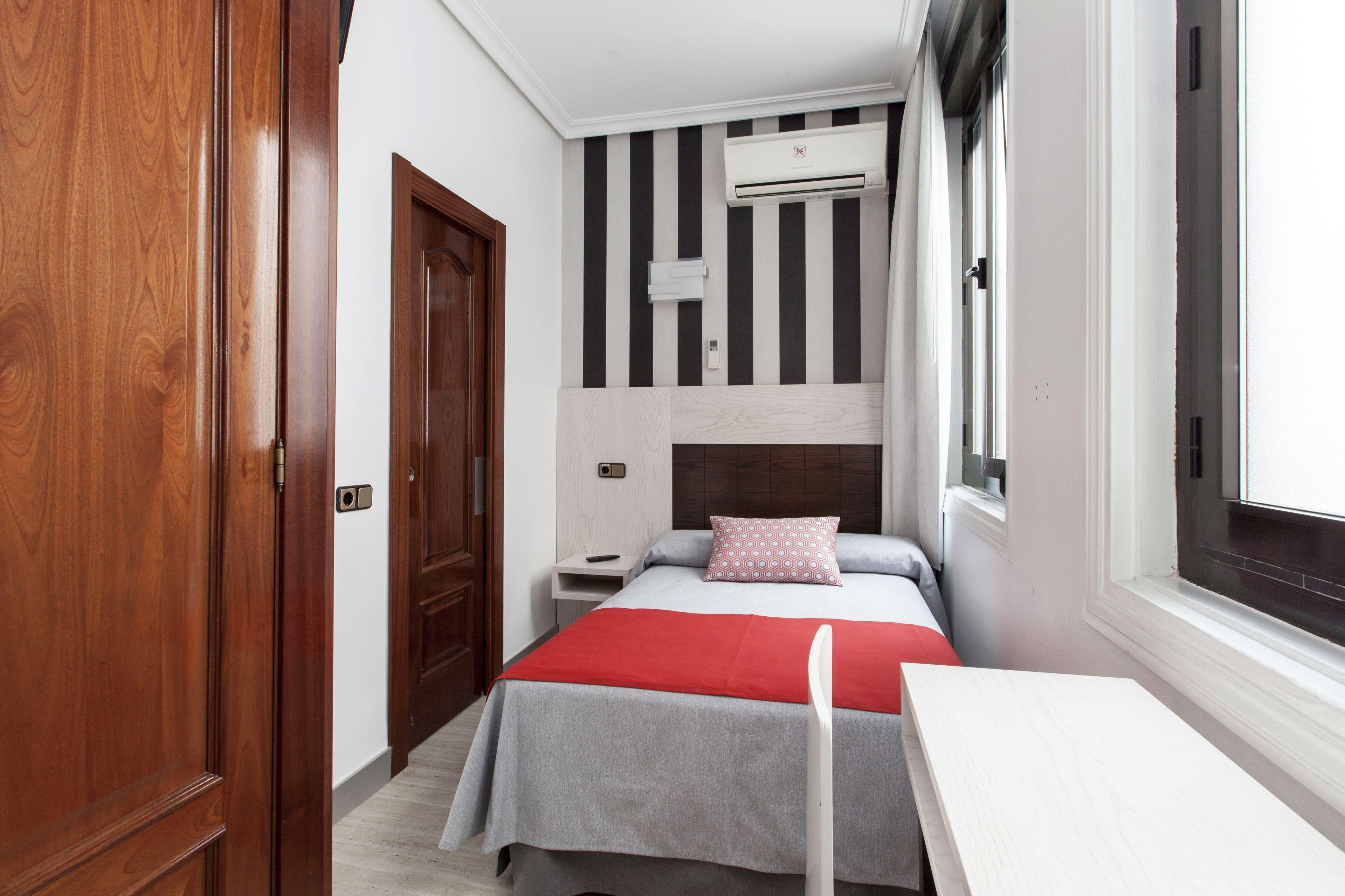 Hostal Castilla I Atocha — Fotos 1